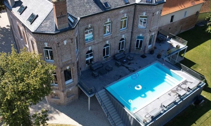 Picquigny Bed & Breakfast | Exceptional residence 10 km from Amiens