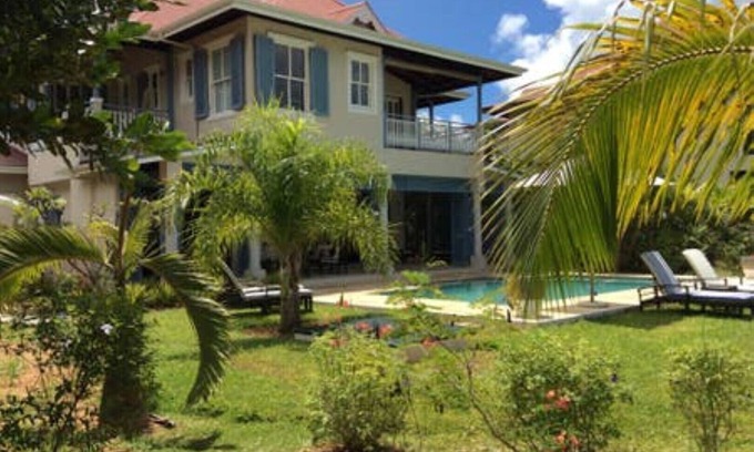 Mahe Island Villa | Exceptional villa facing the sea on the beach