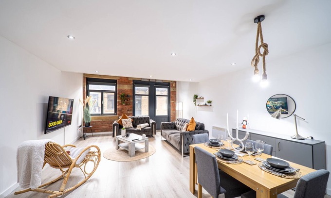 Bradford Apartment | Exclusive 2 Bed Penthouse In Bradford City Centre