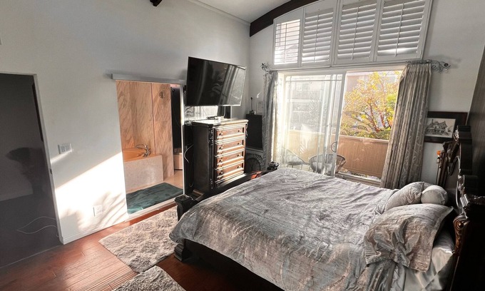 Del Rey House | Exclusive 3-bedroom townhome in charming Marina del Rey with WiFi, AC
