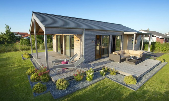 Wesselburenerkoog House | Exclusive design holiday home made of healthy natural materials with top equipment