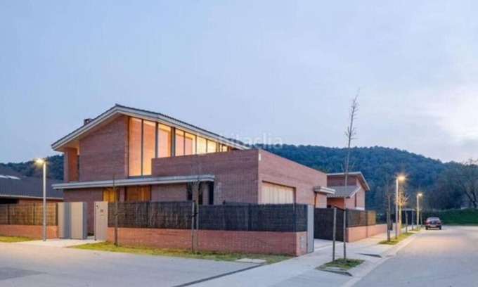 Olot Villa | Exclusive fully equipped villa with private pool