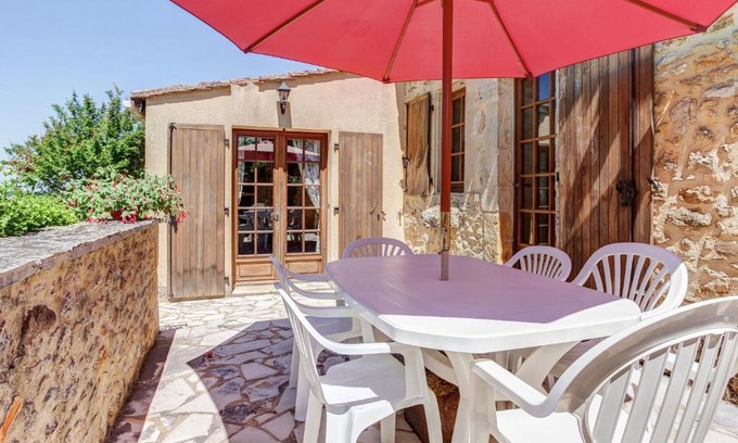 Sainte-Foy-de-Belves House | Exclusive Holiday Home in Sainte Foy de Belv s with Pool