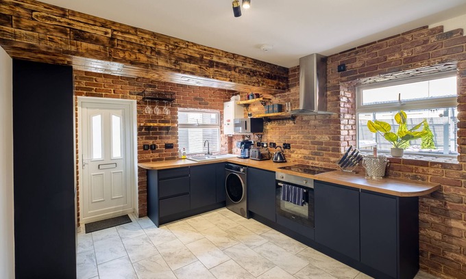 Great Yarmouth House | Exclusive House with Canadian Hot Tub