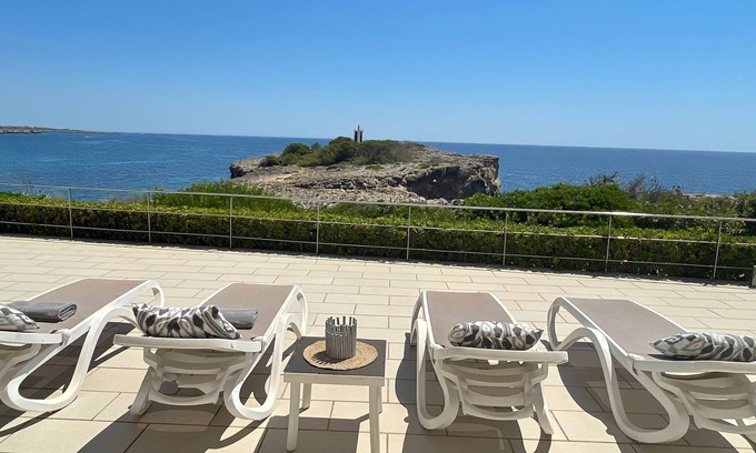 Porto Cristo House | EXCLUSIVE MODERN LUXURY APARTMENT WITH DIRECT SEA ACCESS, PRIVATE POOL. WIRELESS INTERNET ACCESS