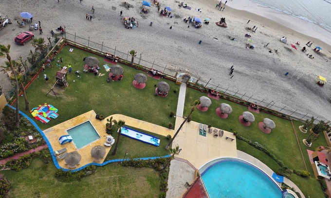 Centro Playas Condo | Exclusive ocean front centrally located 2-bedroom condo with WiFi in Rosarito