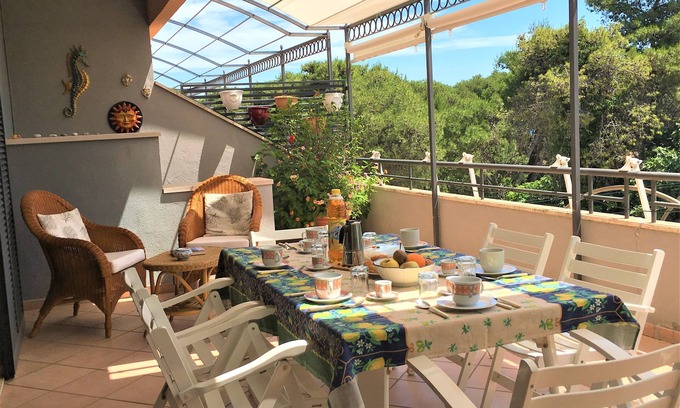 Torre dell'Orso Apartment | Exclusive Pinewood Front Torre dell'Orso 30 m from sandy beach 3 rooms