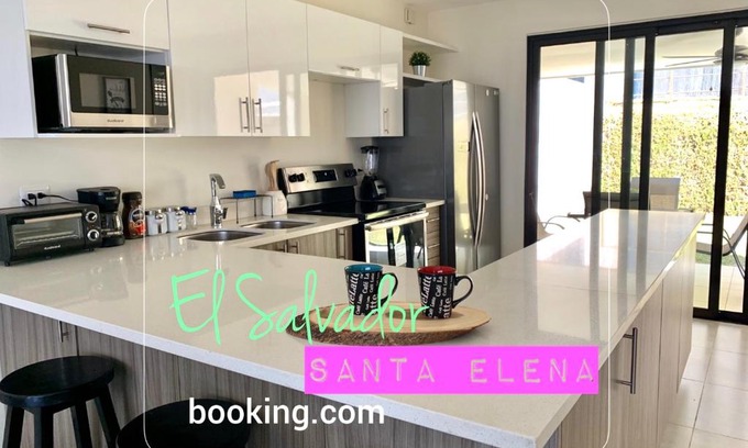 Nuevo Cuscatlan Villa | Exclusive Santa Elena House WIFI*HDTV*AC*Gated 24/7