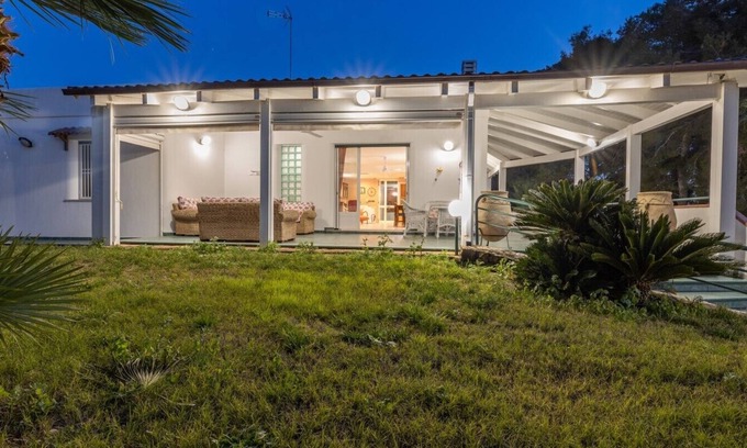 Capilungo Villa | Exclusive villa by the sea 4 bedrooms, 3 bathrooms 8 places