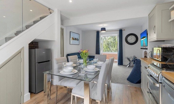 Exeter House | Exe Riverside Retreat - Short Stays UK Ltd
