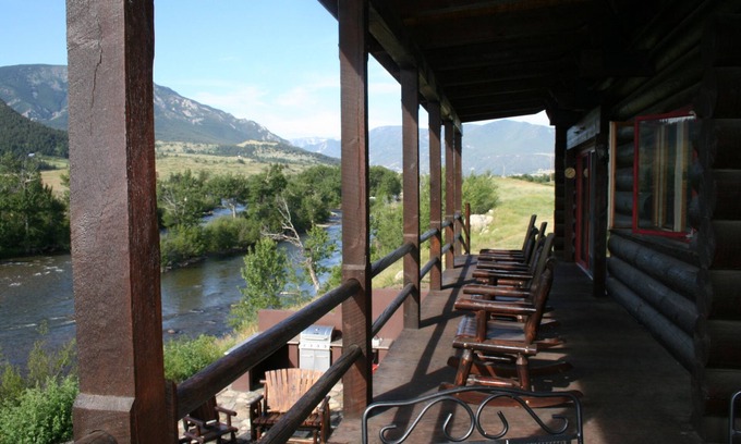 Nye Cabin | Executive Lodge -1 mile Stillwater River-Two Rivers Lodge-Montana fly fishing