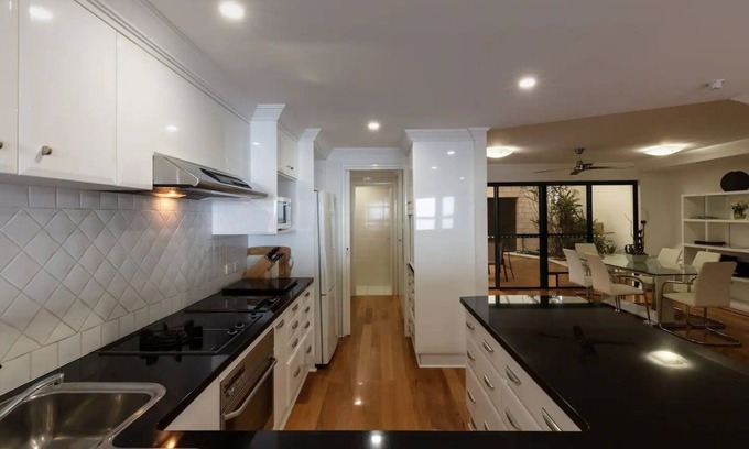 Geraldton House | Executive Marina Townhouse