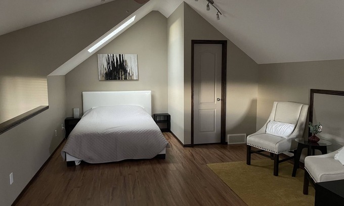 McKenzie Towne House | Executive suite in McKenzie Towne SE Calgary
