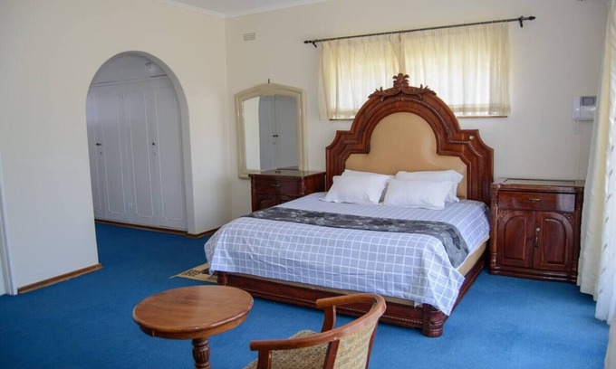 Harare East House | Executive suite