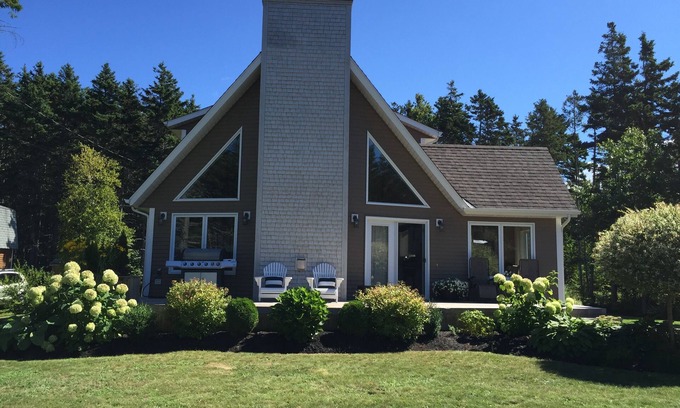 Stanhope House | Executive Summer Home - minutes from the beach! A delightful vacation experience