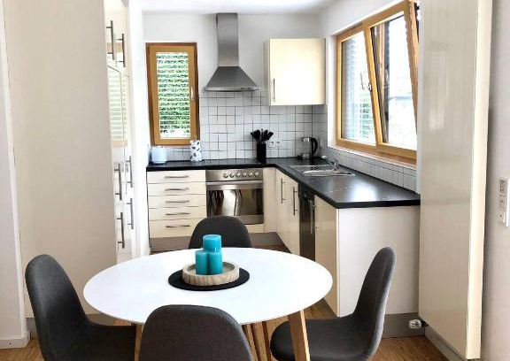 Pfullingen Apartment | Exklusive Ferienwohnung m. Terrasse, ruhig gelegen