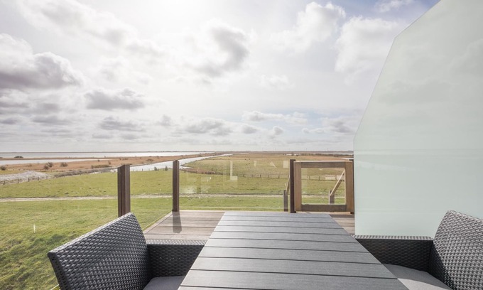 Hattstedtermarsch Apartment | Exklusive Wohnung auf dem Deich an der Nordsee