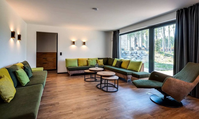 Leutkirch im Allgau House | Exklusives Duplex-Wellness-Cottage für 12 Personen
