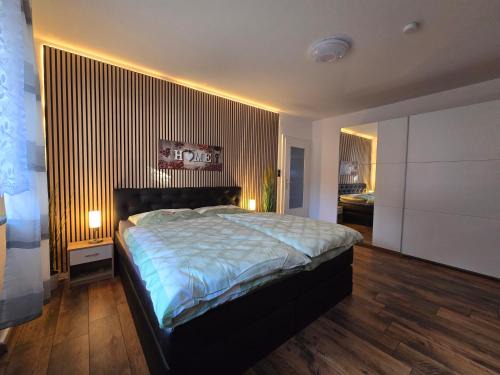 Wesertor Apartment | Exklusives und helles Erdgeschoss-Apartment No 4 im Zentrum von Kassel, schnelles 1Gbit Internet, Geschirrspüler, Boxspringbetten