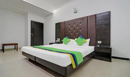Indirapuram Bed & Breakfast | Exotica Service Apartment Opp Sec-62 Noida