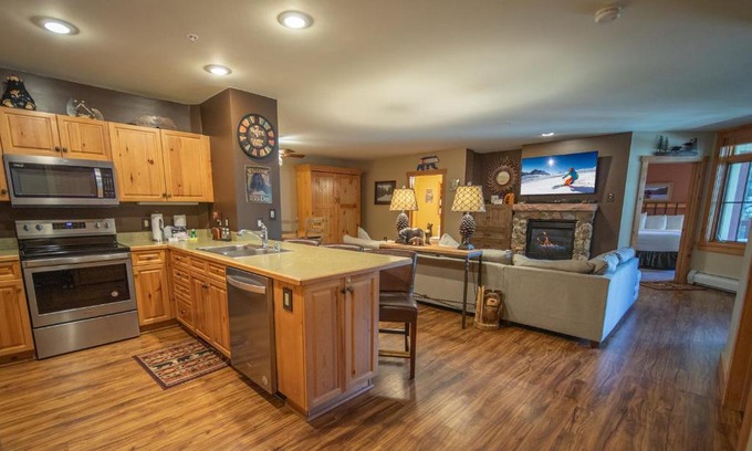 River Run House | Expedition Station 8590 by SummitCove Lodging