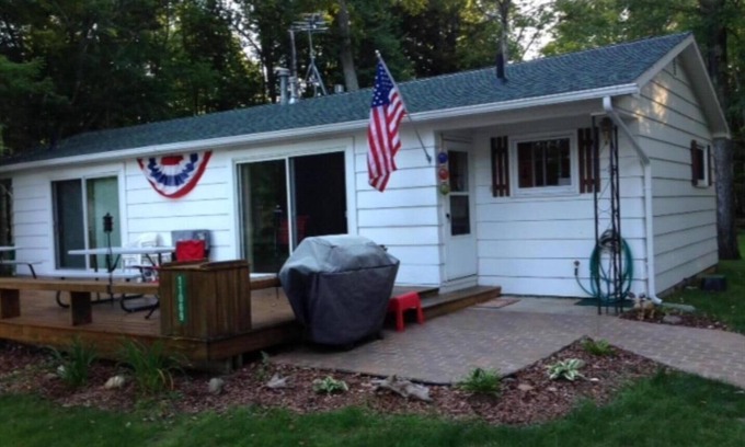 Burt Lake Cabin | Experience Burt Lake In A Great Family Environment