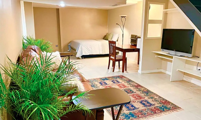 West Bronx Apartment | Experience Little Italy in New York near St Barbara’s Hospital