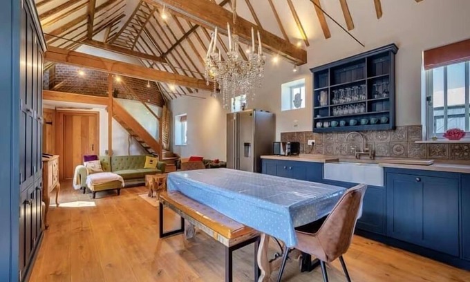 Bilting House | Experience the charm of Kent Oast house in the heart of the Kent countryside