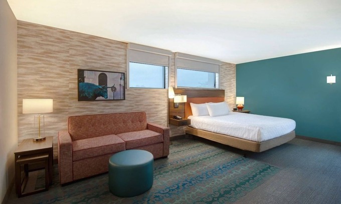 University Hotel | Experience Waco: Suite w/Kitchen & Outdoor Spaces