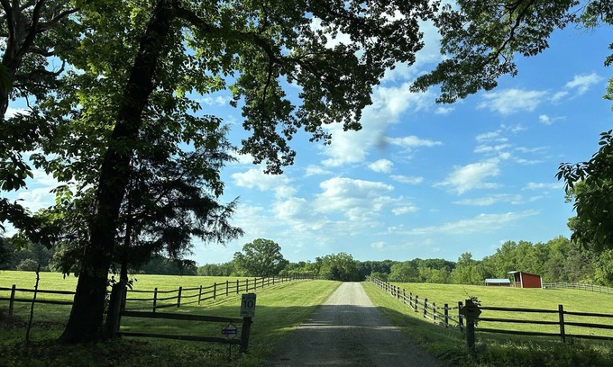 Powhatan House | EXPERIENCES, connection, nature & luxury await you on 50 acres!