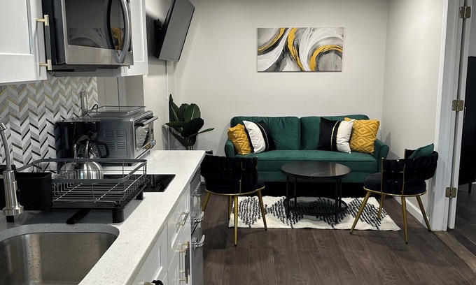 Orange Apartment | Express 2 Bedroom Haven near Airport in Orange, NJ