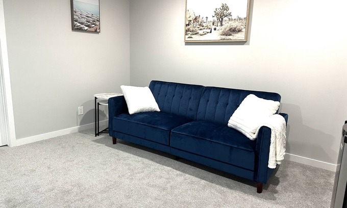 Calgary House | Exquisite 2 bedroom , 1 bathroom lower level suite near YYC Airport.
