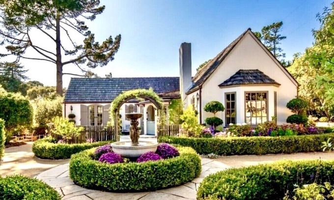 Northeast Carmel Cottage | EXQUISITE Carmel fairytale Cottage, Huge Private gardens!