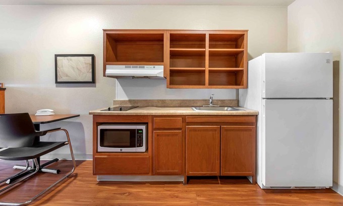 Davie Hotel | Extended Stay America Select Suites - Fort Lauderdale - Airport - West