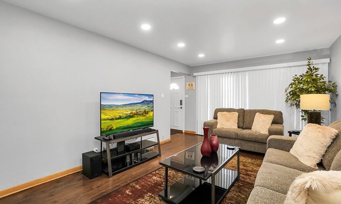 Bloomingdale House | Extended Stay Bloomingdale FHS Rentaln