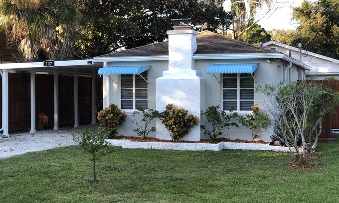 Bayshore Gardens House | EXTENDED SUMMER SALE! Weekends are best spent at the Beach!