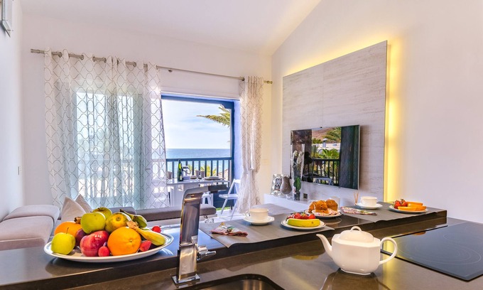 Playa del Aguila Apartment | Extra luxury beachfront apartment with 2 bedrooms