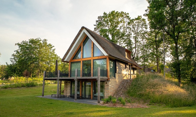Exloo House | Extra luxury 8-person holliday cottage in the holiday park Landal PUUR Exloo