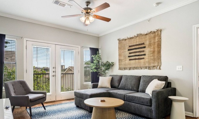 Pemberton Heights Apartment | Extremely Comfortable King Beds in Super Cute Apt