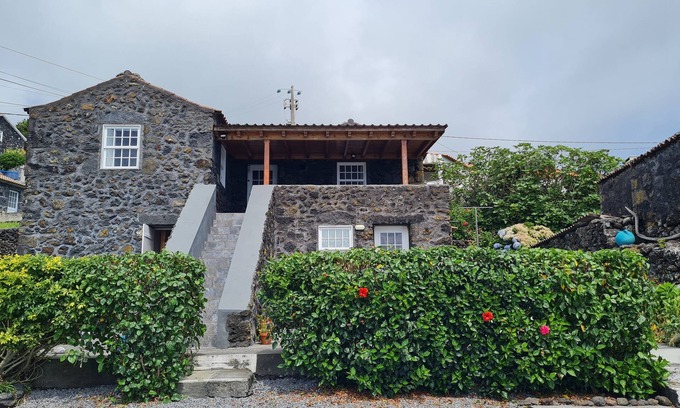 Calheta de Nesquim Cottage | Férias de Sonho na Ilha do Pico, nos Açores