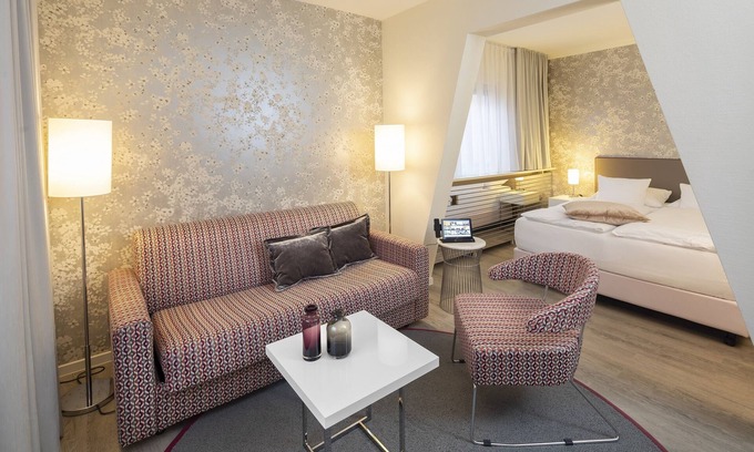 Zentrum Apartment | f) Familienzimmer mit Dusche und WC