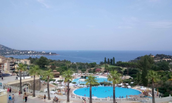 Cap Esterel Apartment | ☀️F2 3 * ST RAPHAEL Cap Esterel 5 px Sea View clim beach & pools 5 min