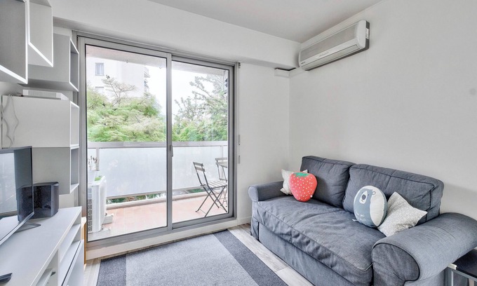 Liberation Apartment | F2 with balcony 15min from the Promenade des Anglais