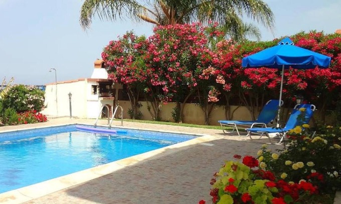 Kissonerga Villa | FAB. SPACIOUS VILLA! SEA/SUNSET VIEWS-SPACIOUS, ENSUITE BEDROOMS, POOL, PARKING