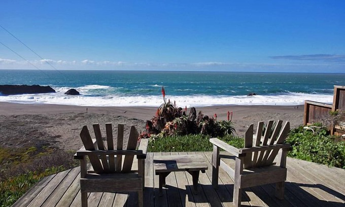 Bodega Bay House | Fabella - Ocean front cottage, spectacular Views, short walk to the beach.