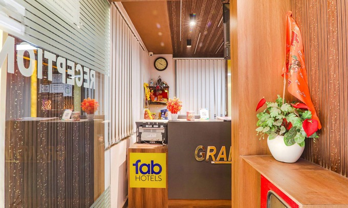 Indira Nagar Hotel | Fabexpress Grand Inn