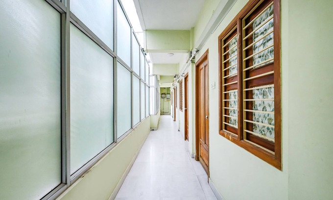 Tambaram Hotel | FabExpress Sunshine Residency