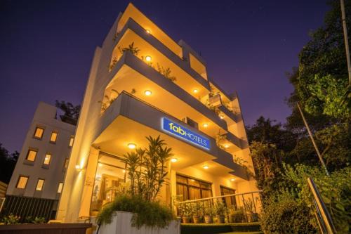 Greater Kailash Enclave I Hotel | FabHotel BMK Grand