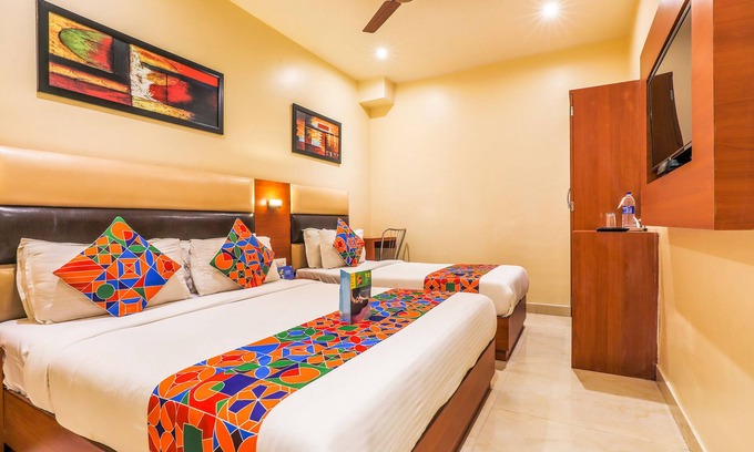 Andheri East Hotel | FabHotel Liwa International