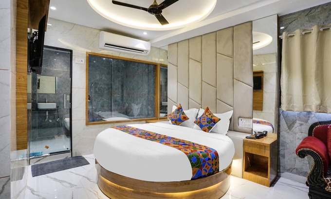 Dharavi Hotel | FabHotel Regal Residency